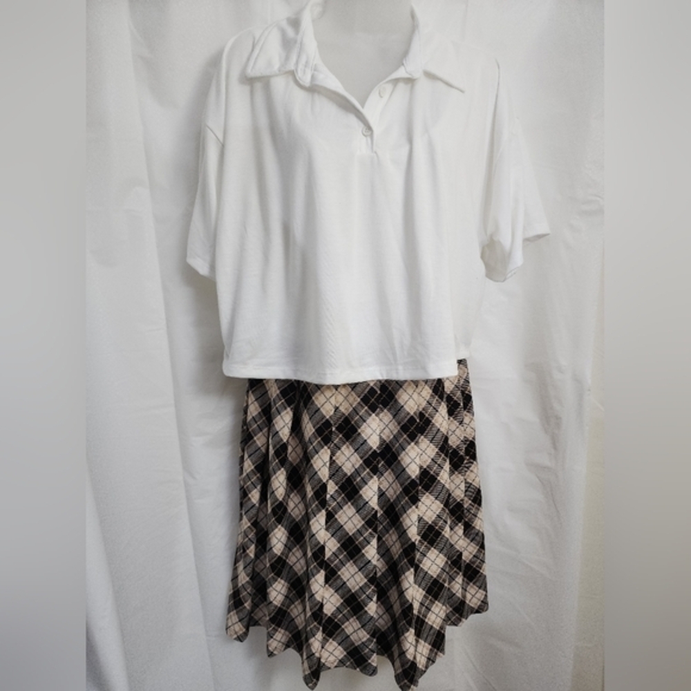KINGSTON GREY SIZE: LARGE Beige Pleated Printed Skirt Sleeve Collared NWT